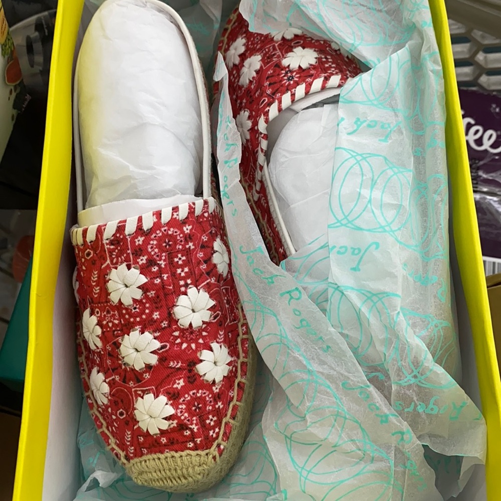 BRAND NEW jack rogers!!